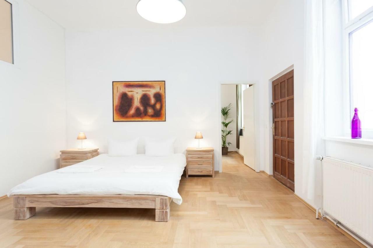 Apartment Labyrinth *